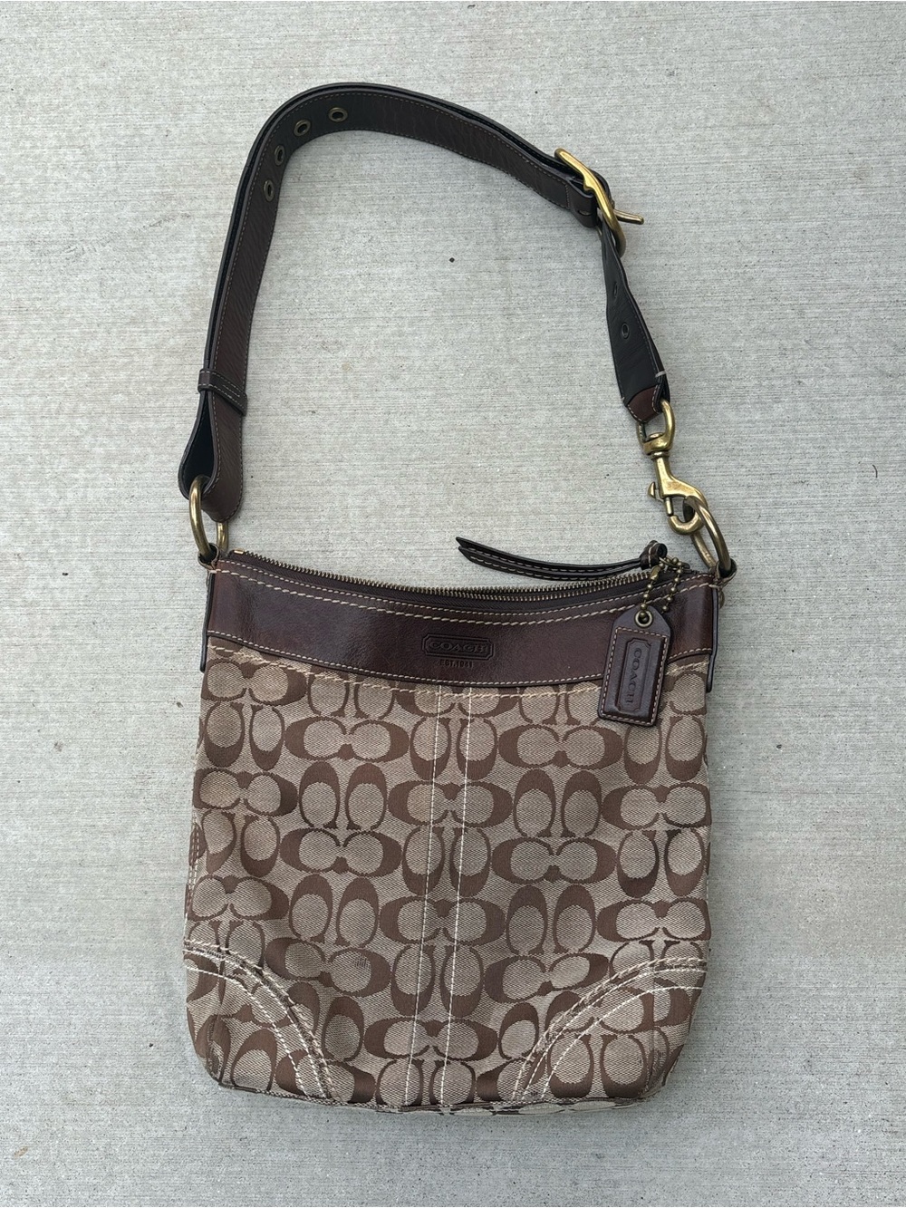2000s Coach Shoulder/ Crossbody in Brown